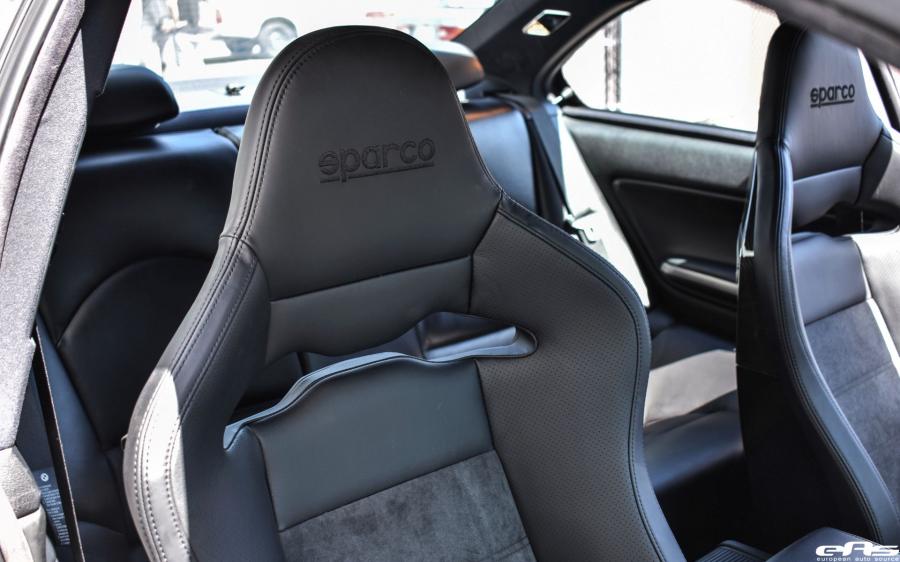 Детали интерьера BMW M3 Coupe Carbon Black by EAS (E46) 2005 года  (фото 15 из 35)